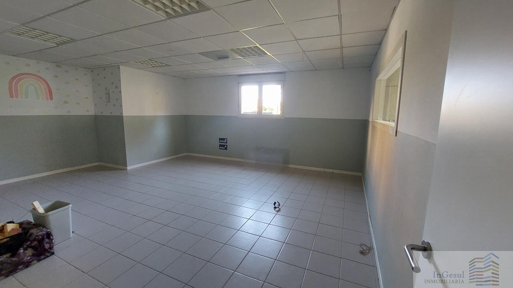 For rent of commercial in Tres Cantos