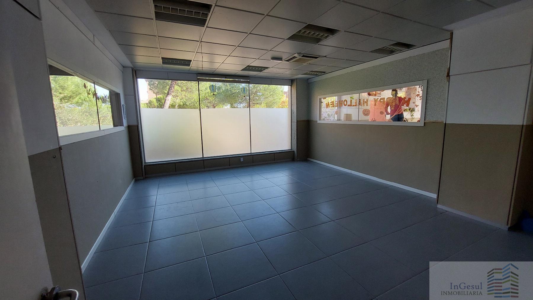 For rent of commercial in Tres Cantos