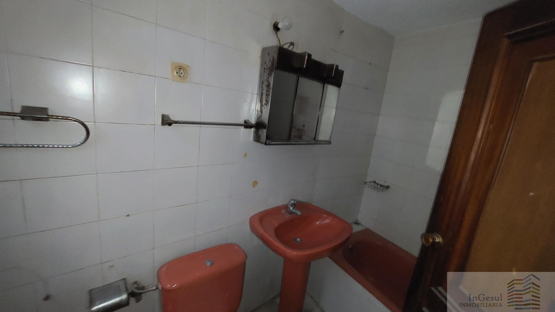 For sale of flat in Madrid