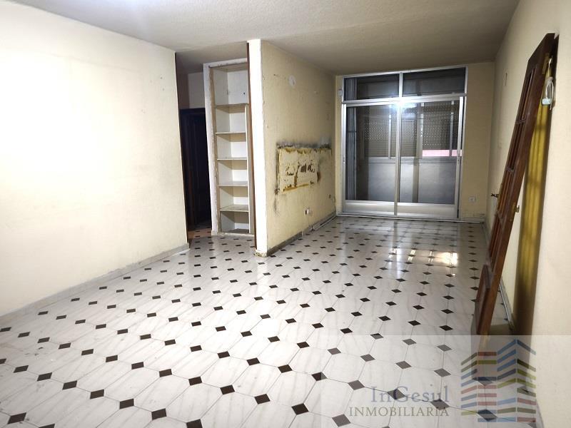 For sale of flat in Alcalá de Henares