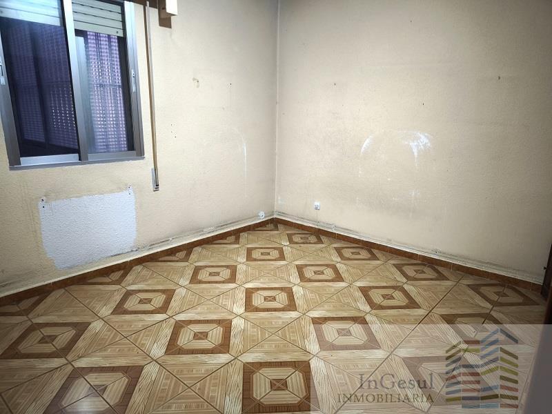 For sale of flat in Alcalá de Henares