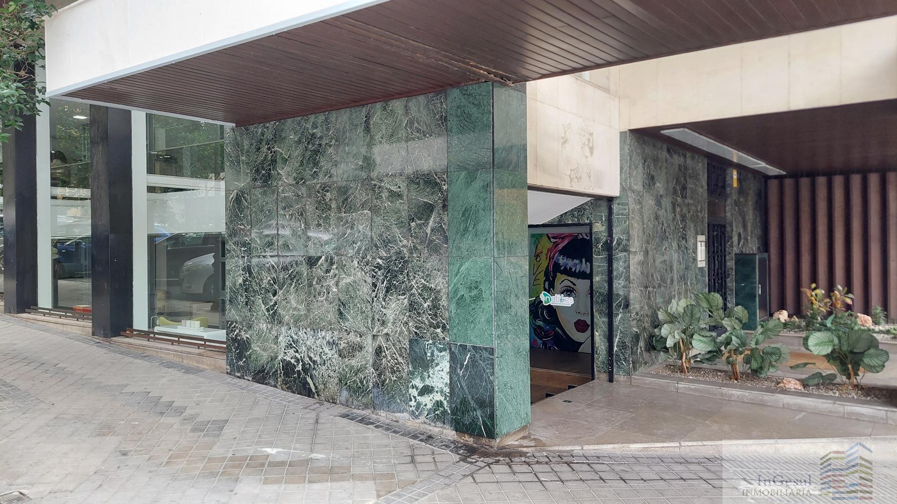 For sale of commercial in Madrid