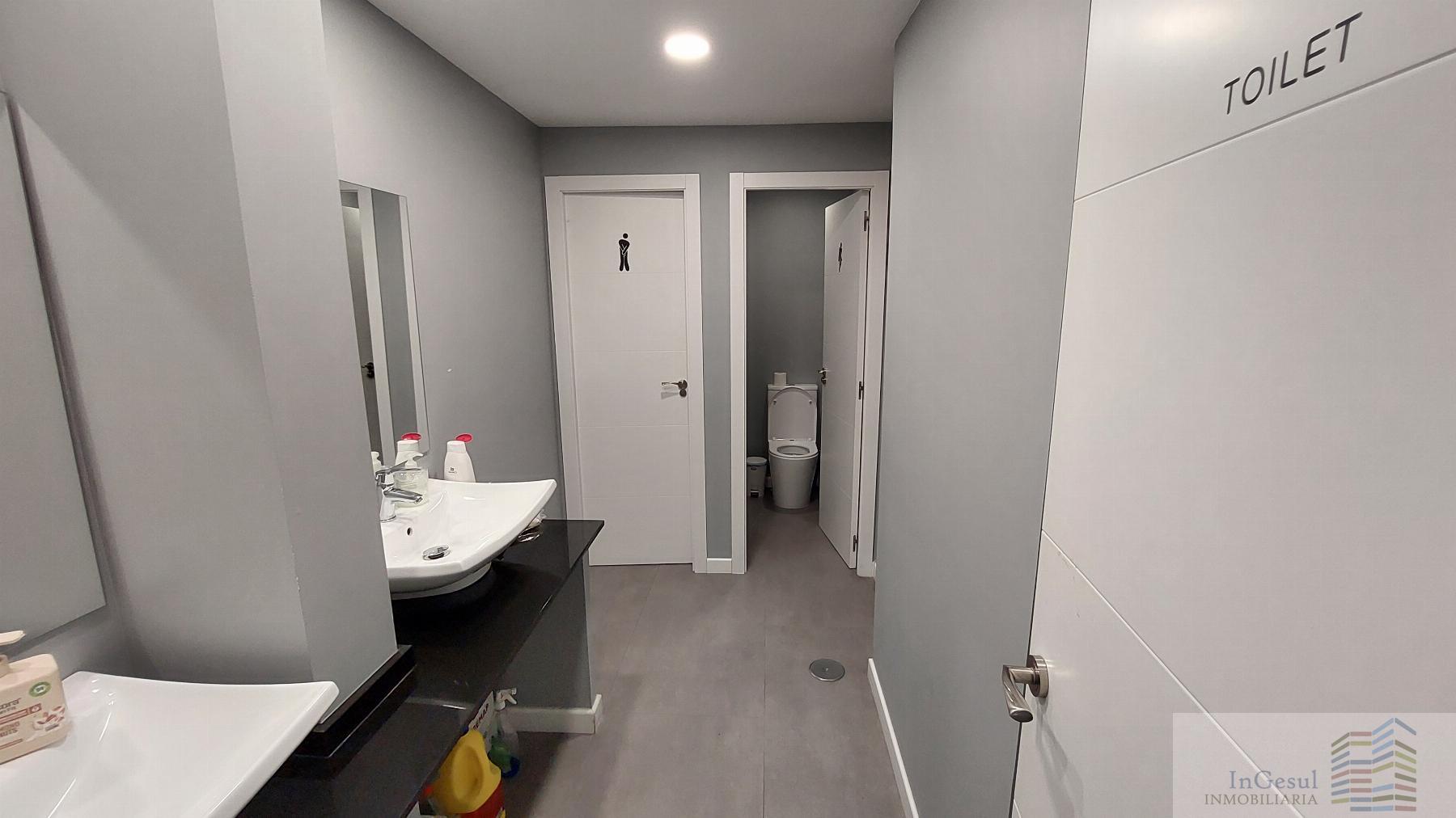For rent of commercial in Madrid