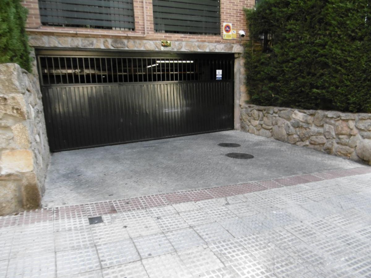 For sale of garage in Las Rozas