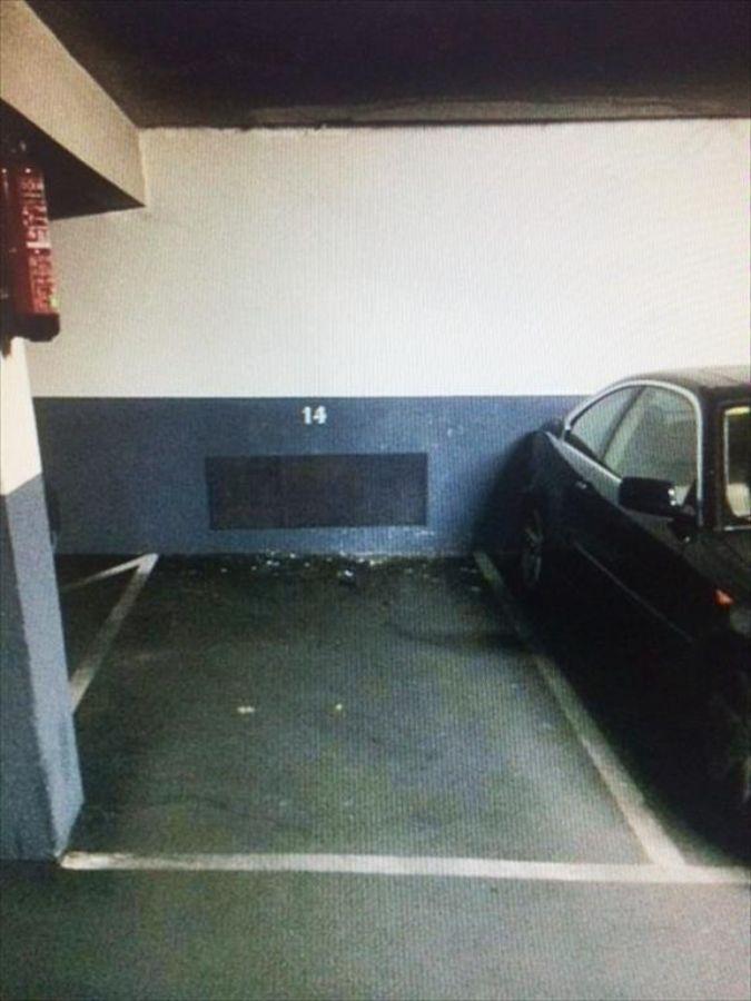 For sale of garage in Madrid