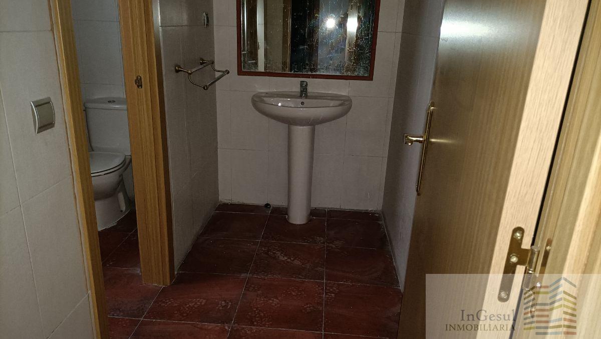 For sale of commercial in Madrid