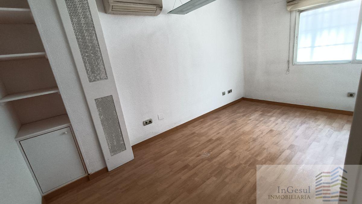For sale of commercial in Madrid