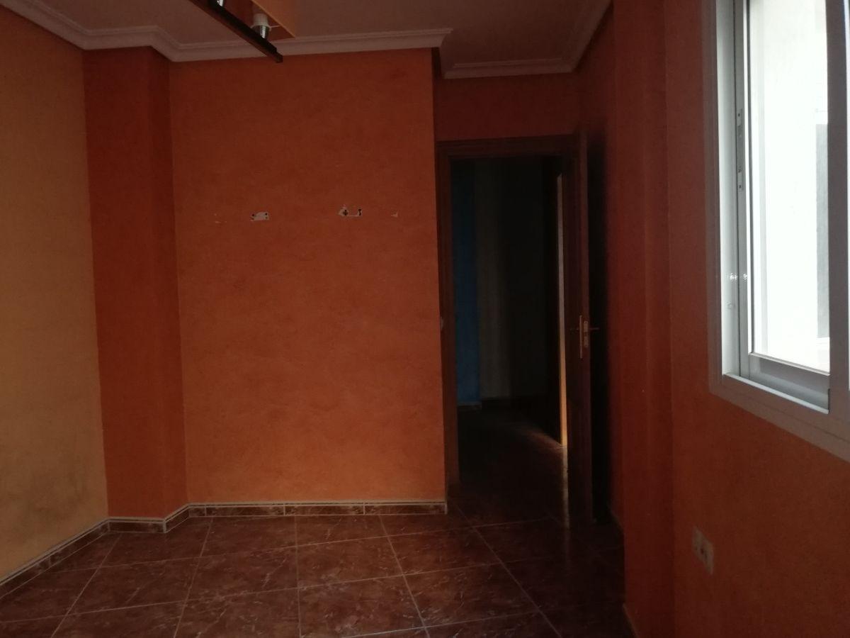 For sale of flat in Almería