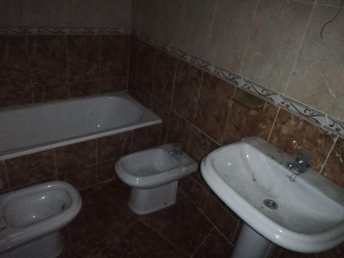 For sale of flat in Almería