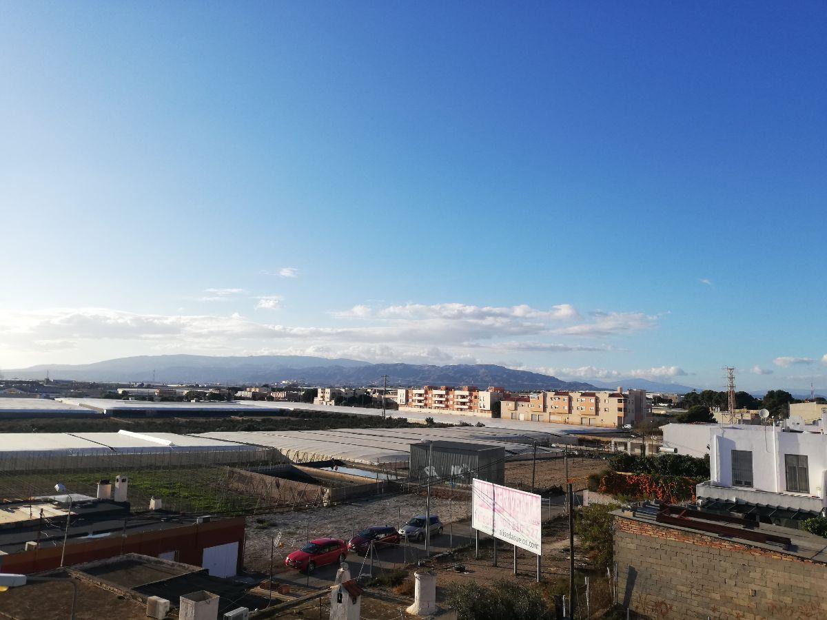 For sale of flat in Almería