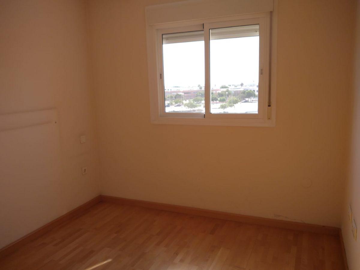 For sale of flat in Almería