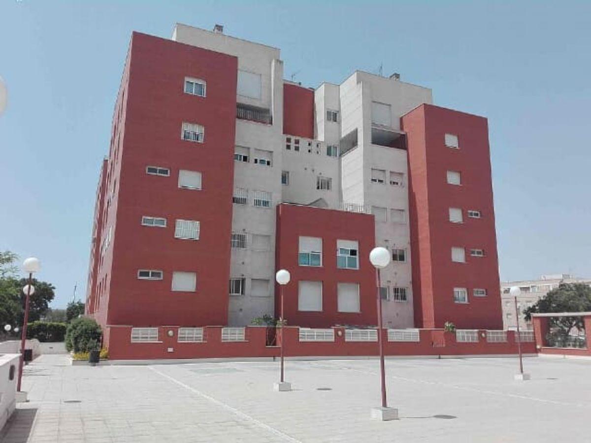 For sale of flat in Almería