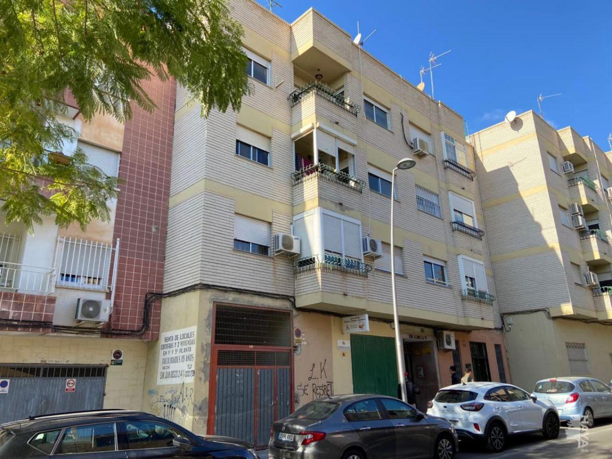 For sale of flat in Almería