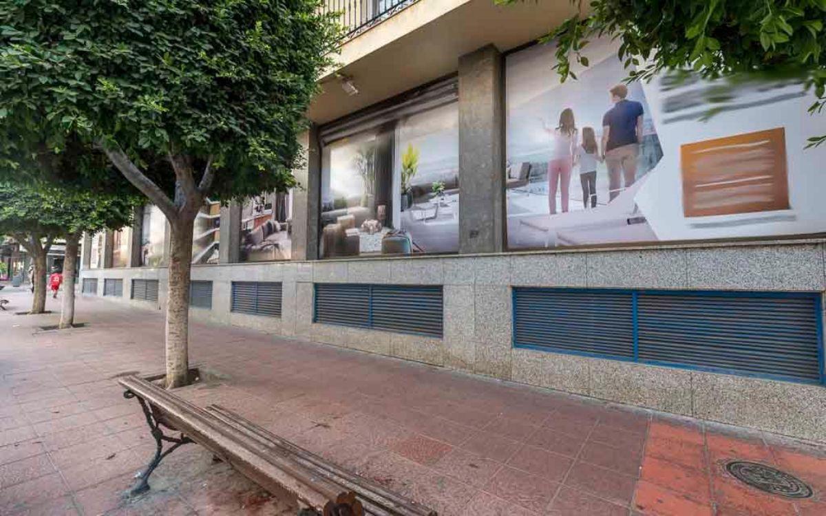 For sale of commercial in Almería