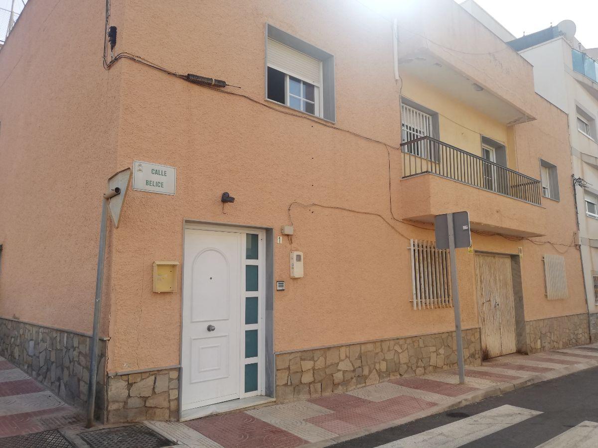 For sale of house in Roquetas de Mar