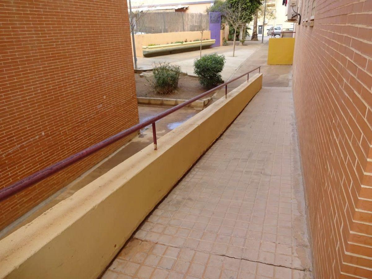 Venta de piso en Huércal de Almería