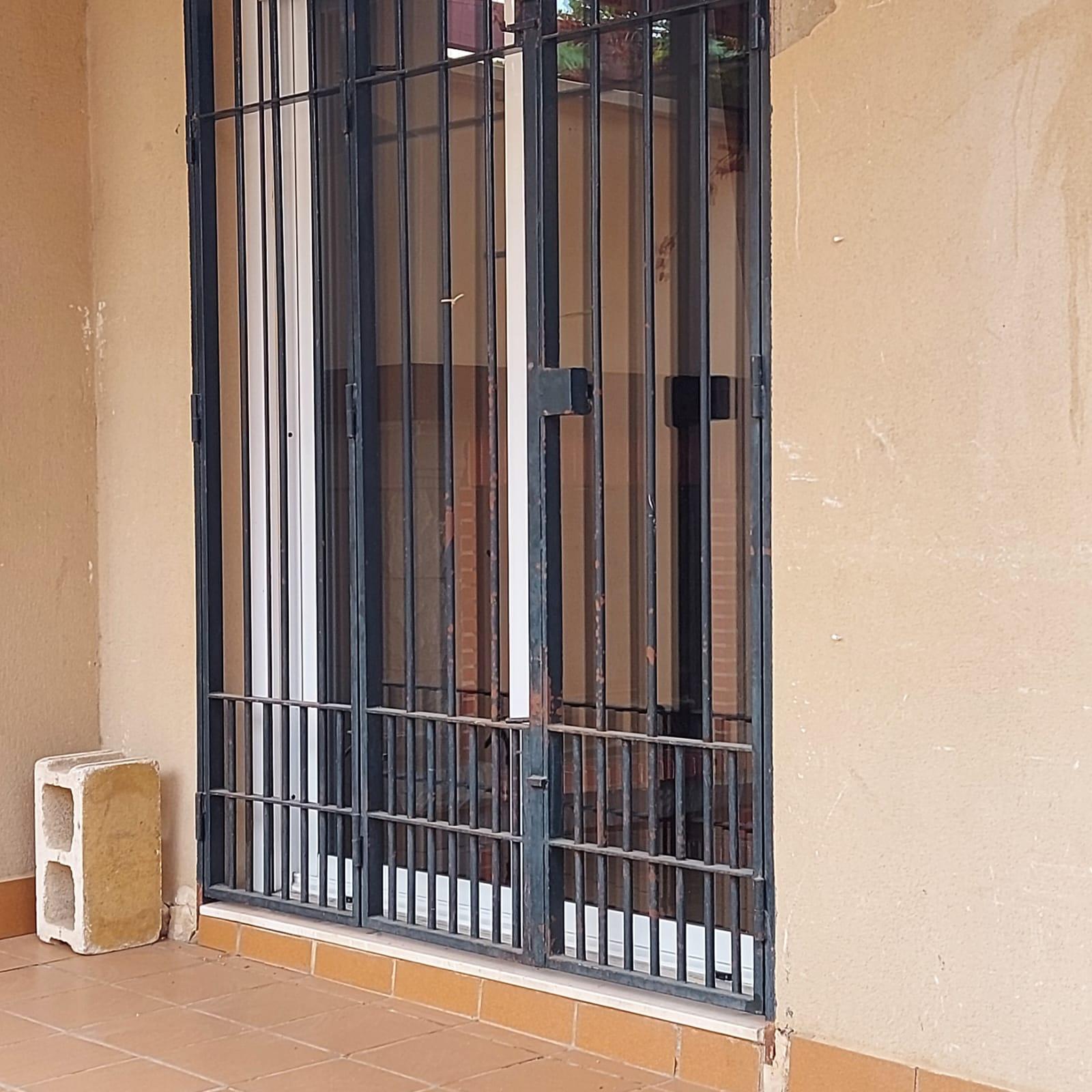 For sale of duplex in Huércal de Almería
