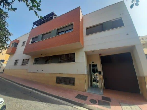 For sale of flat in Almería
