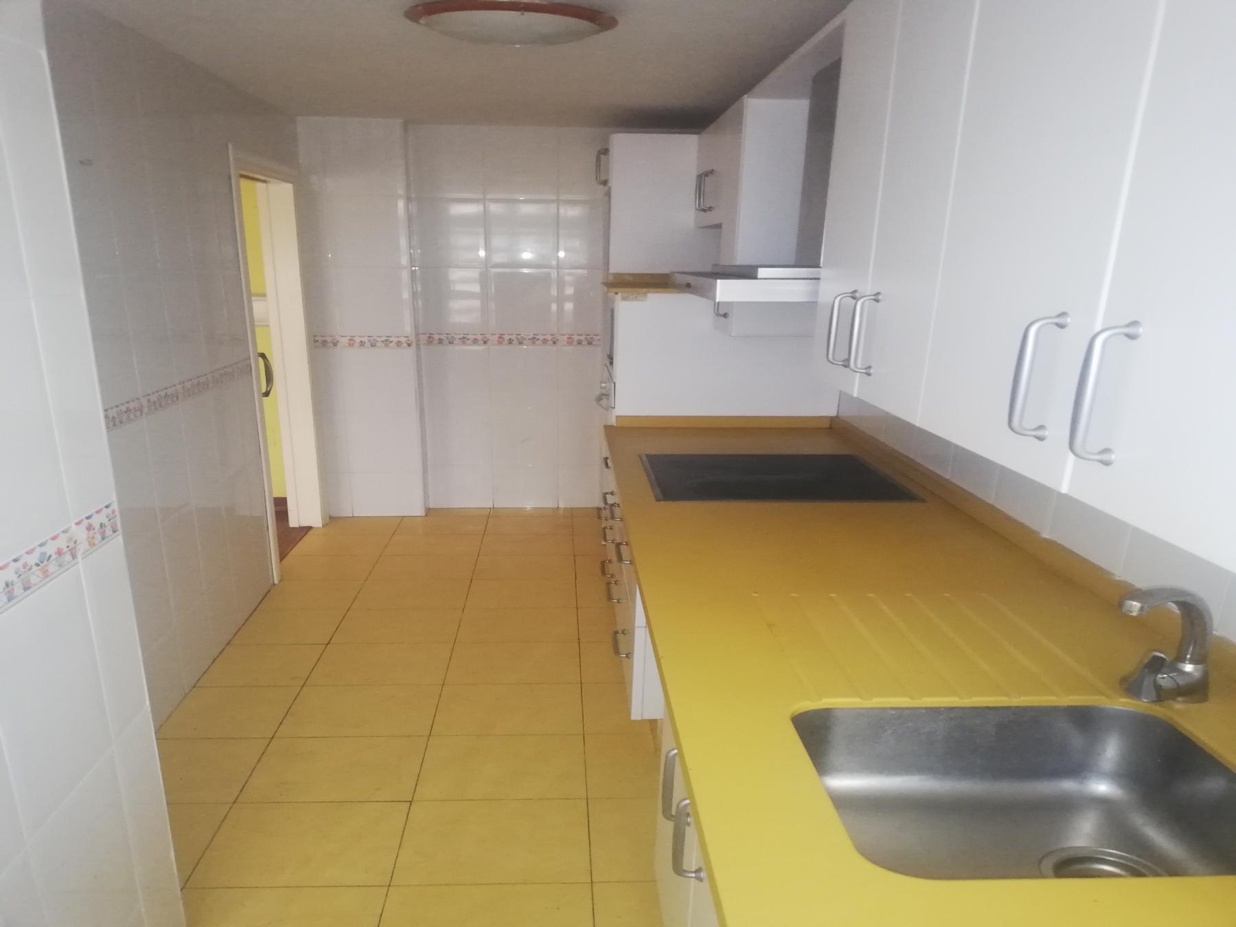 For sale of flat in Almería