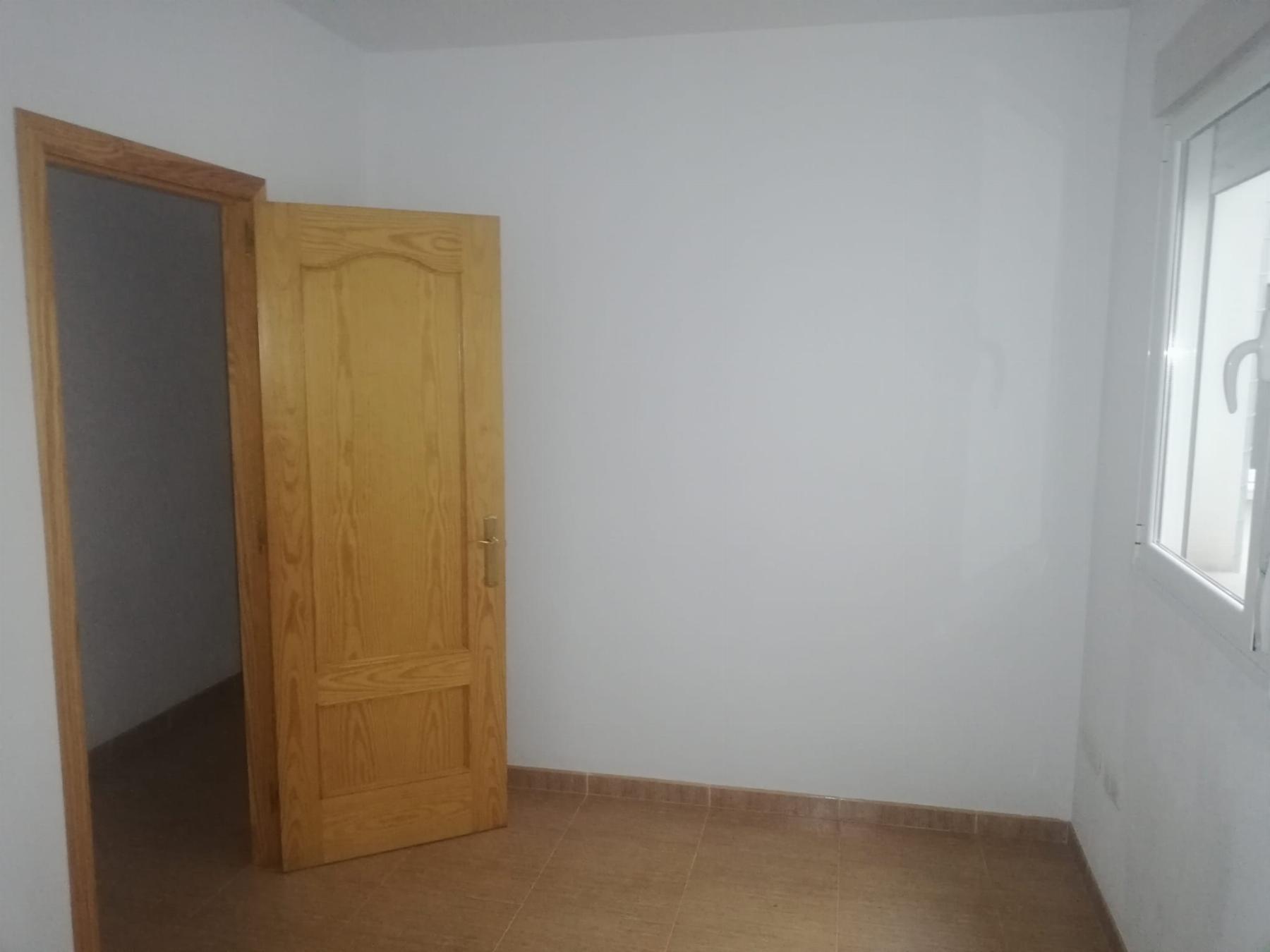 For sale of flat in Almería
