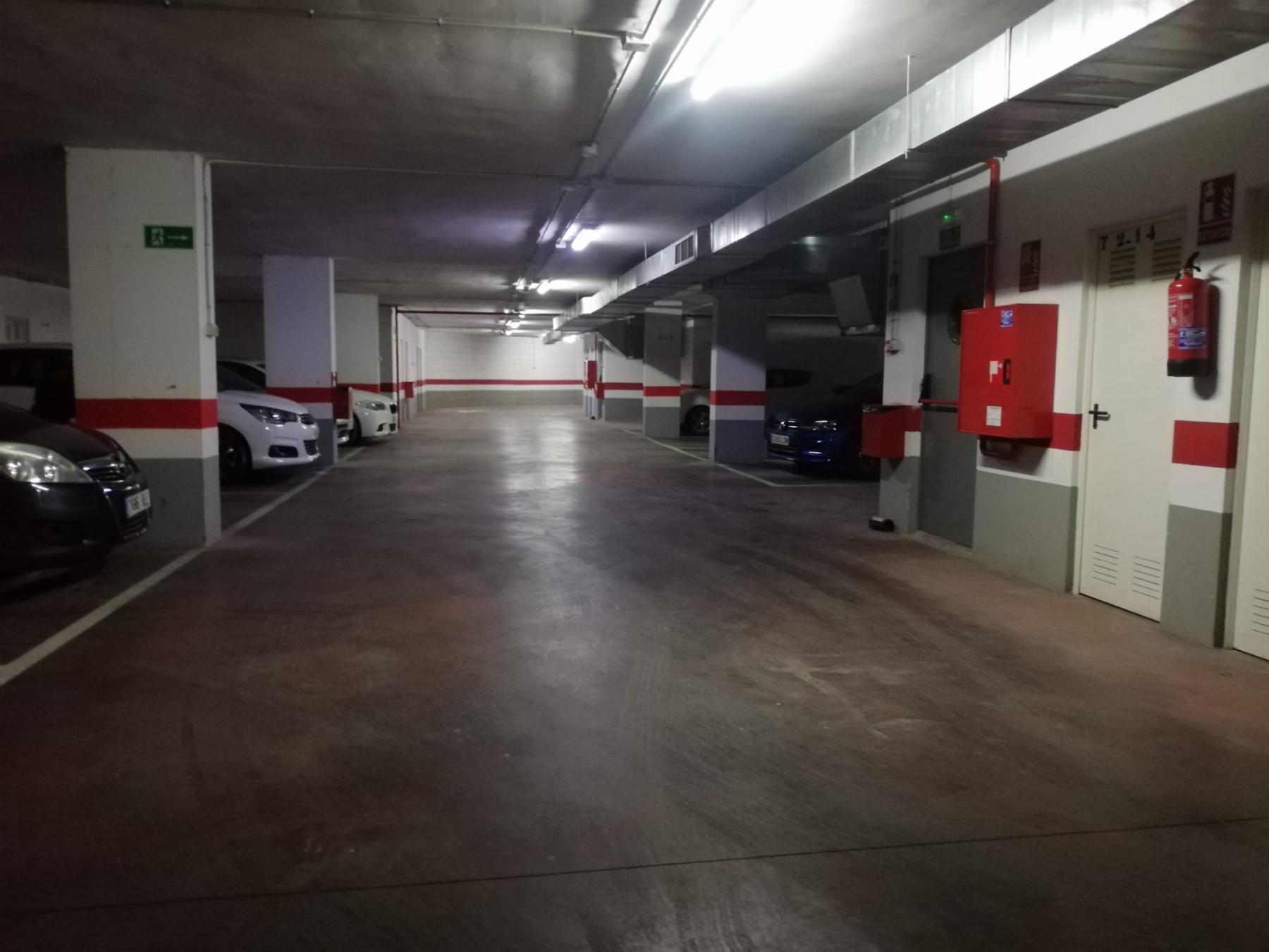 For sale of garage in Almería