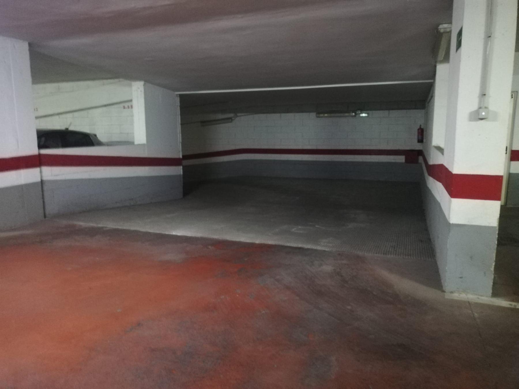 For sale of garage in Almería