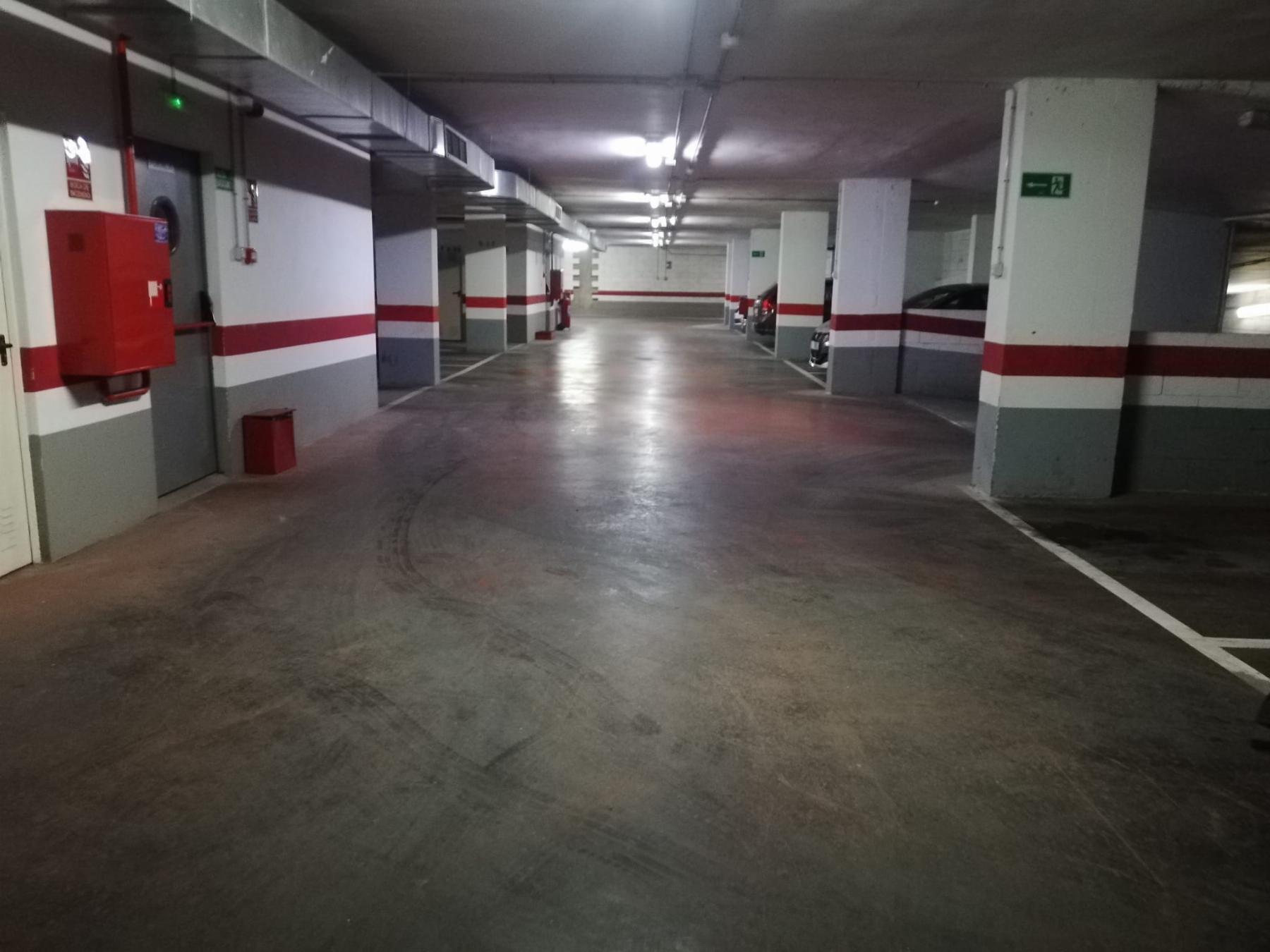 For sale of garage in Almería