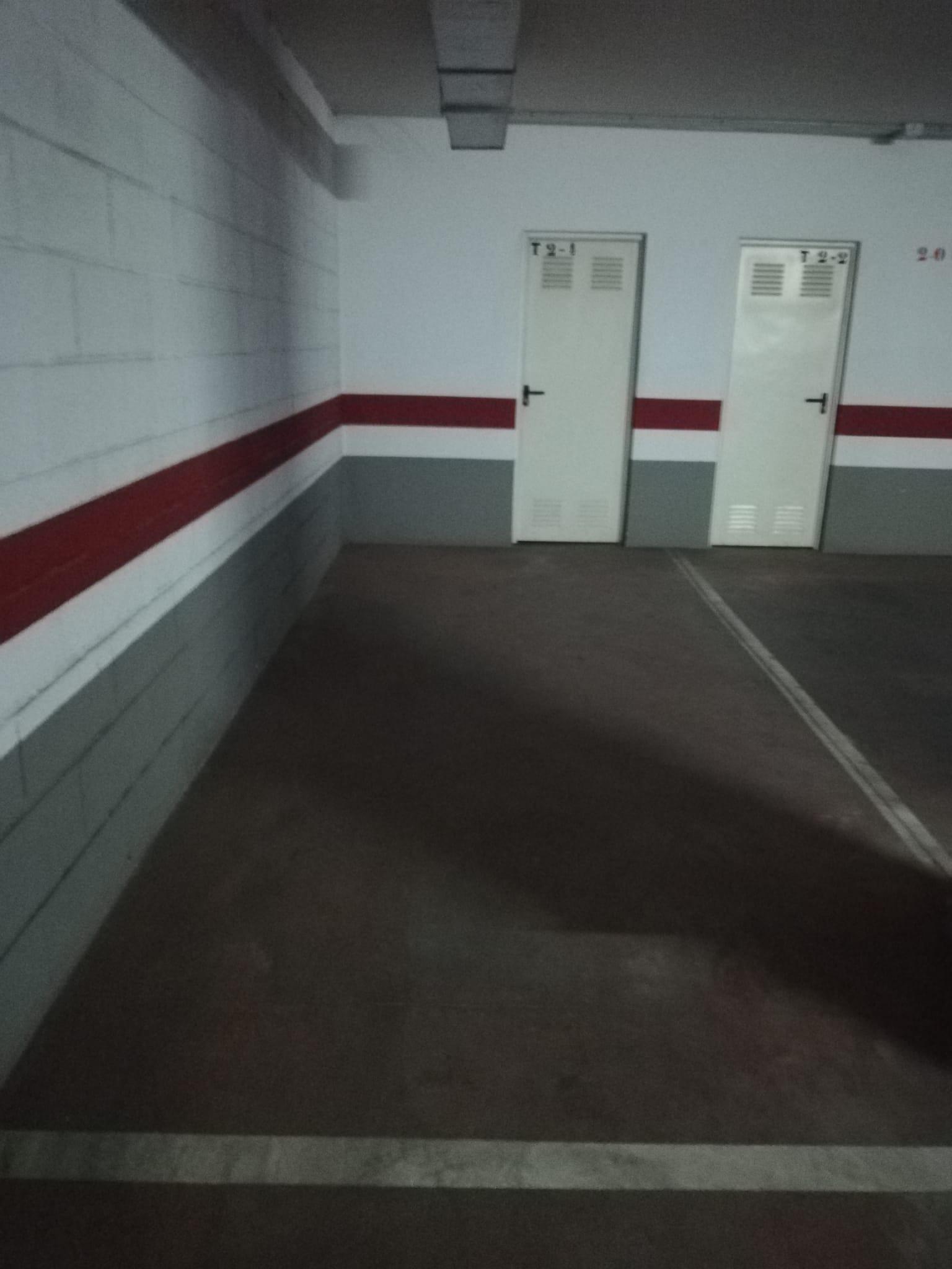 For sale of garage in Almería