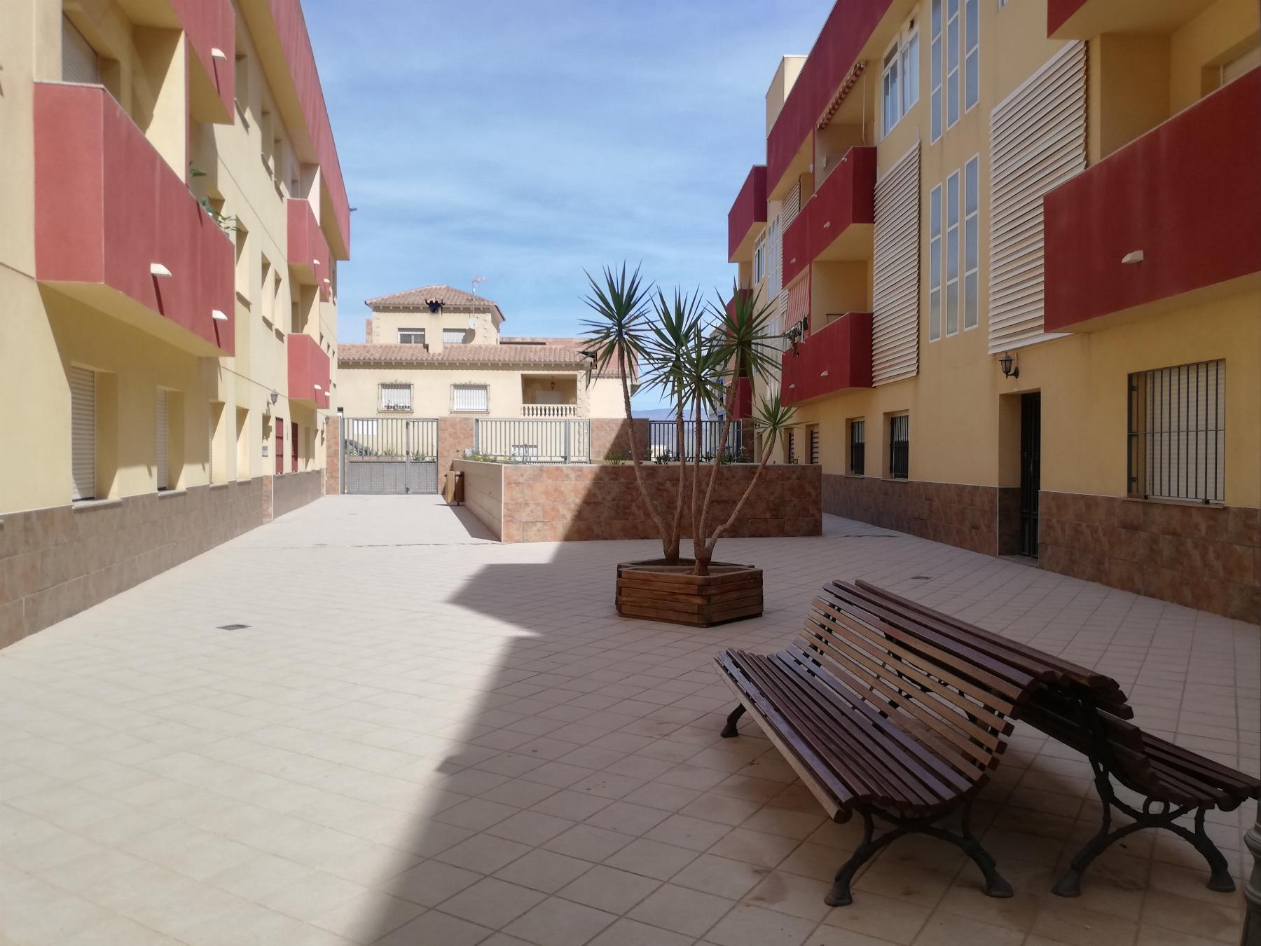 For sale of flat in Alhama de Almería