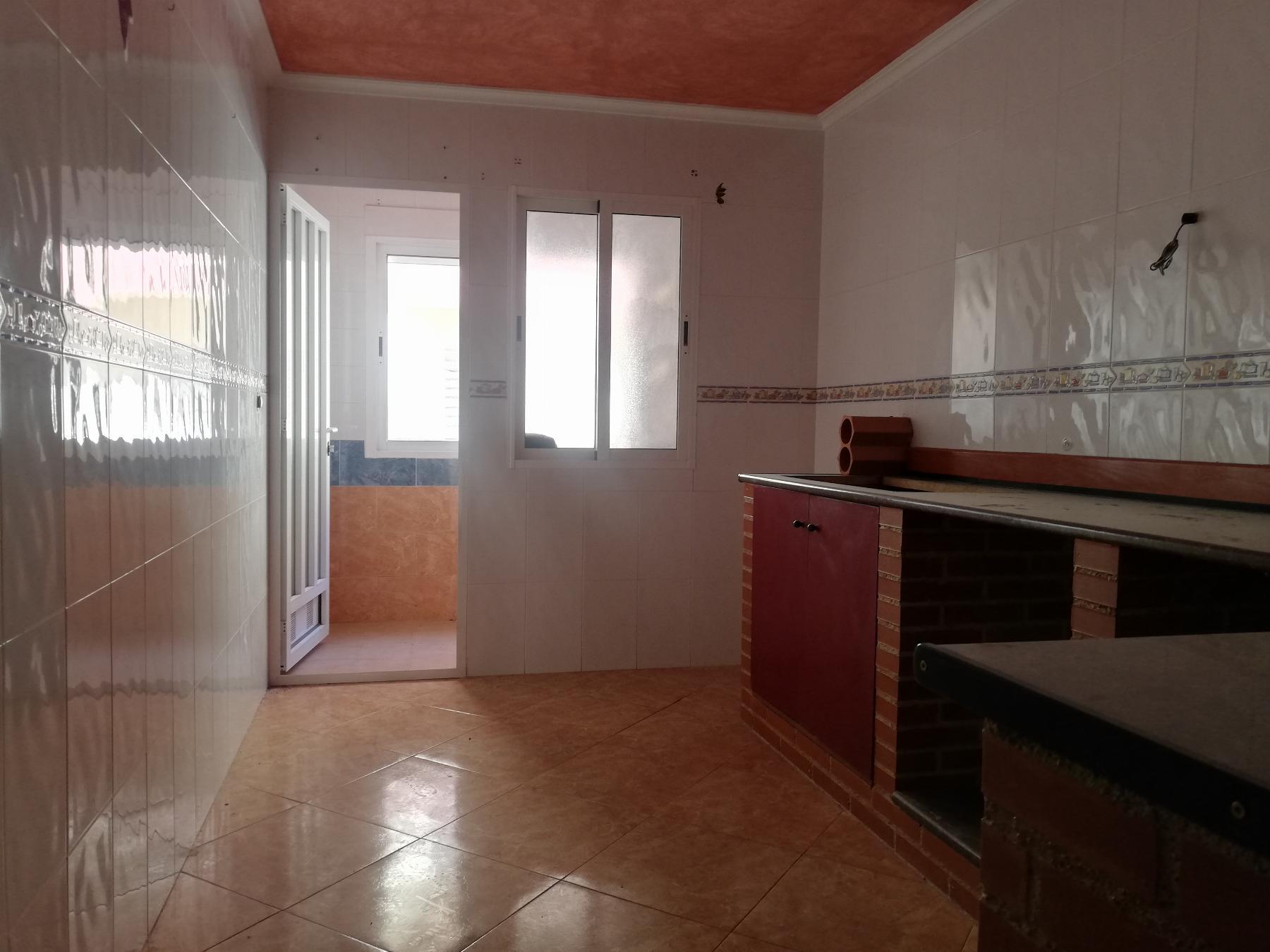 For sale of flat in Alhama de Almería