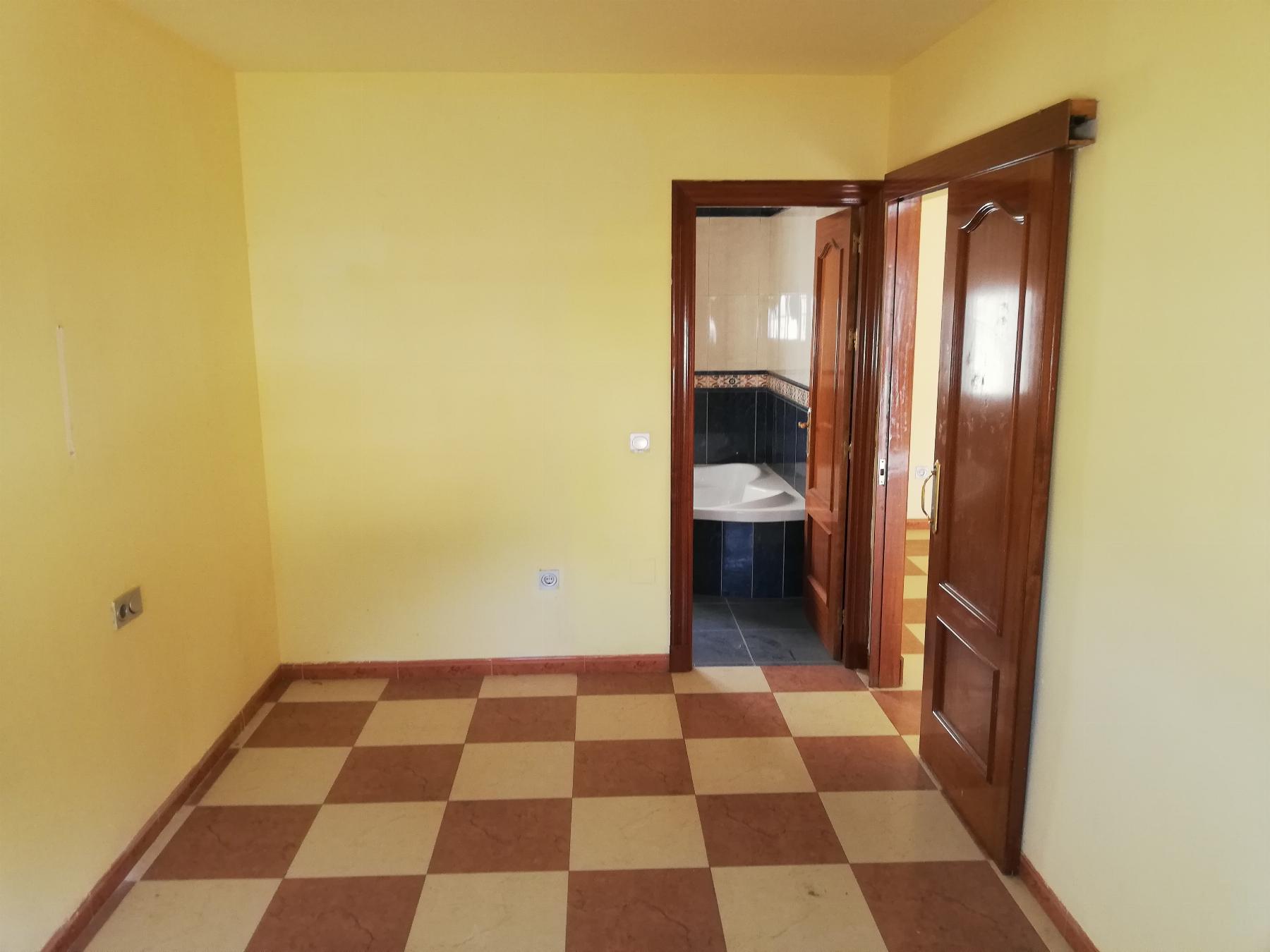 For sale of flat in Alhama de Almería