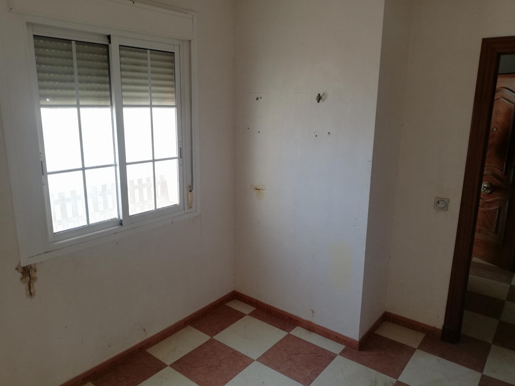 For sale of flat in Alhama de Almería