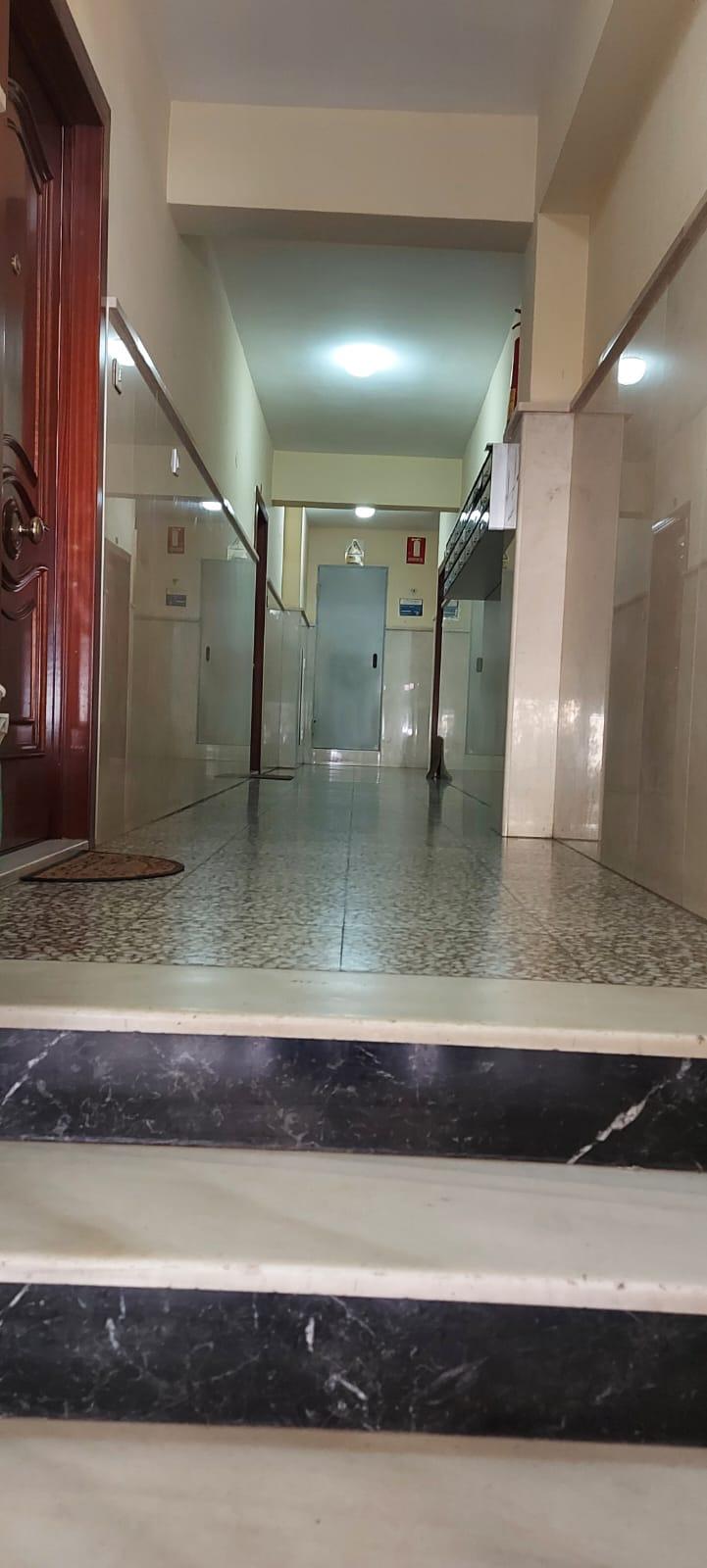 For sale of flat in Almería