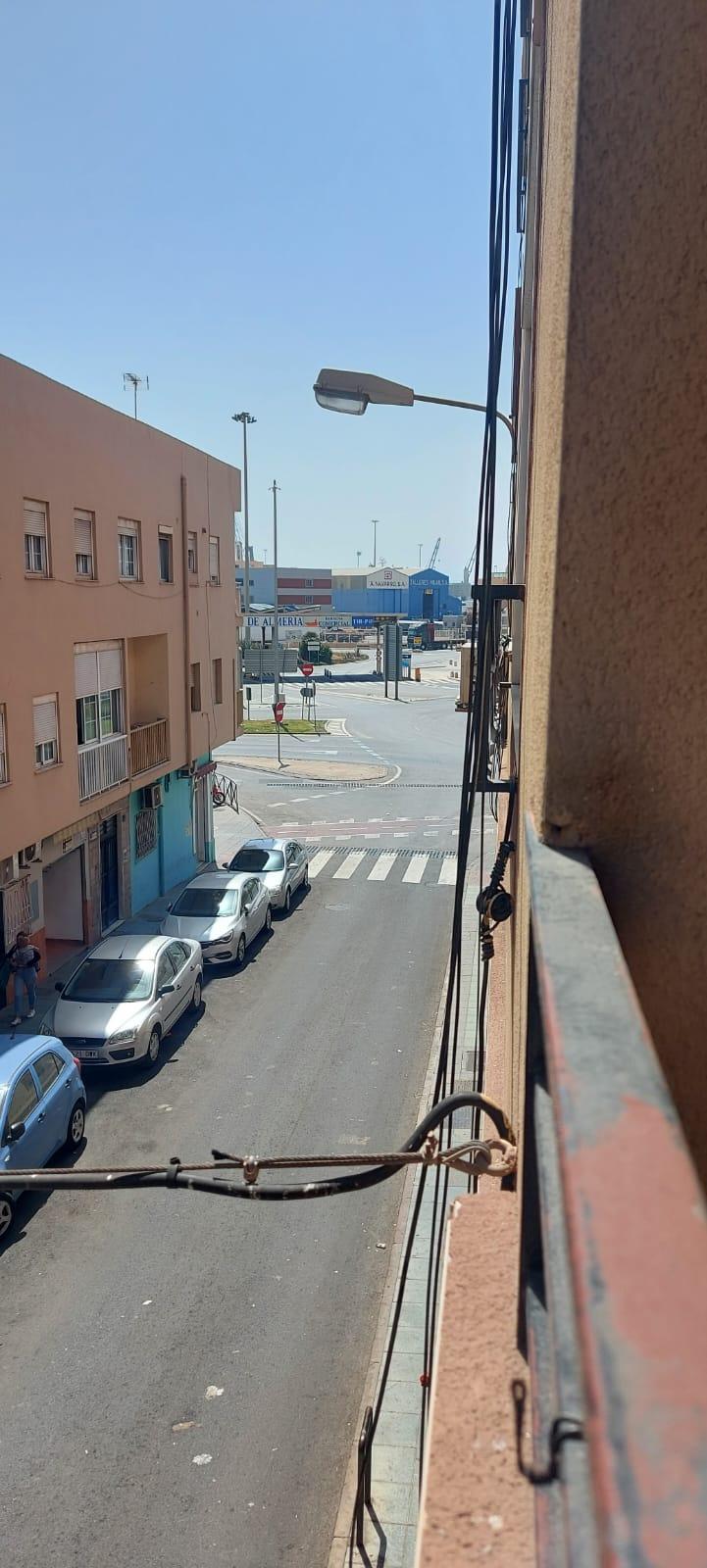 For sale of flat in Almería