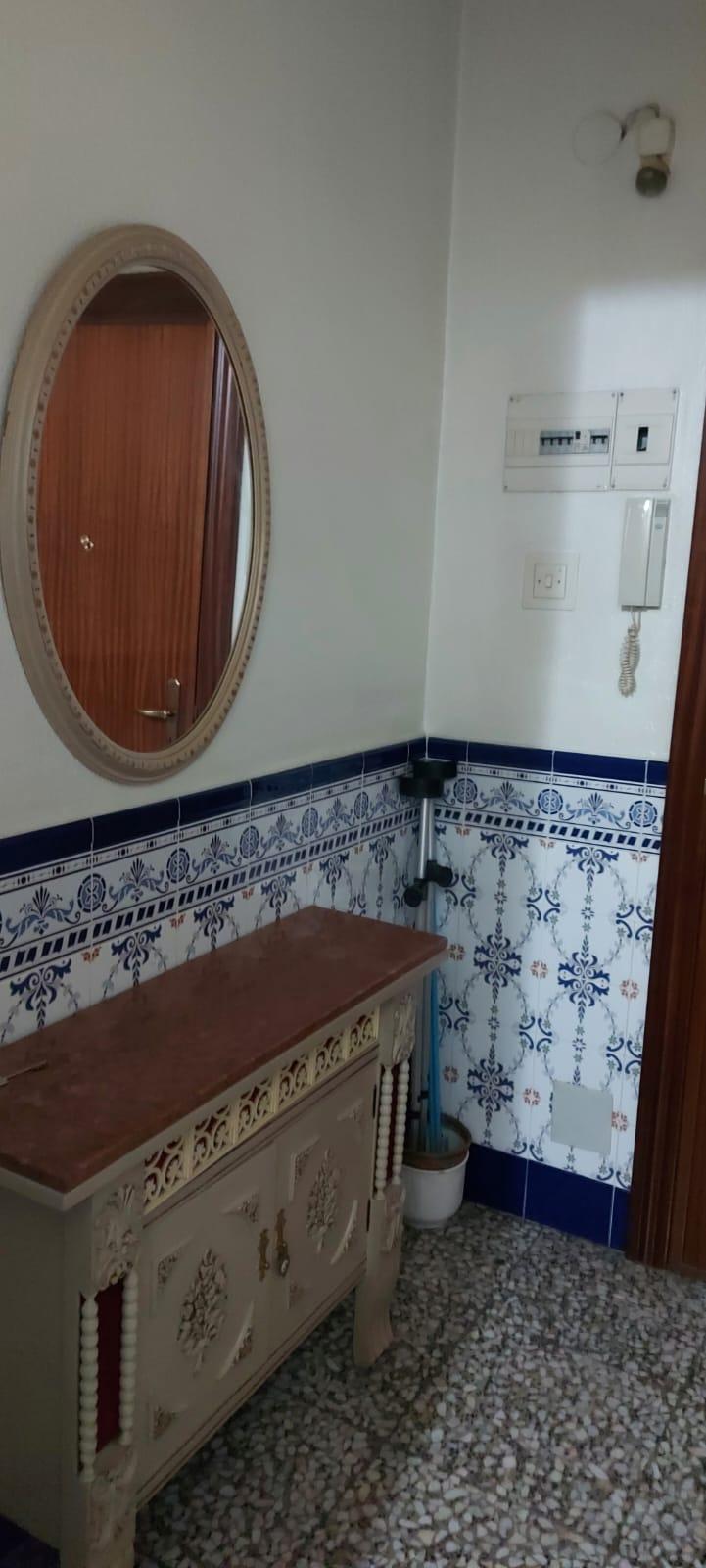 For sale of flat in Almería