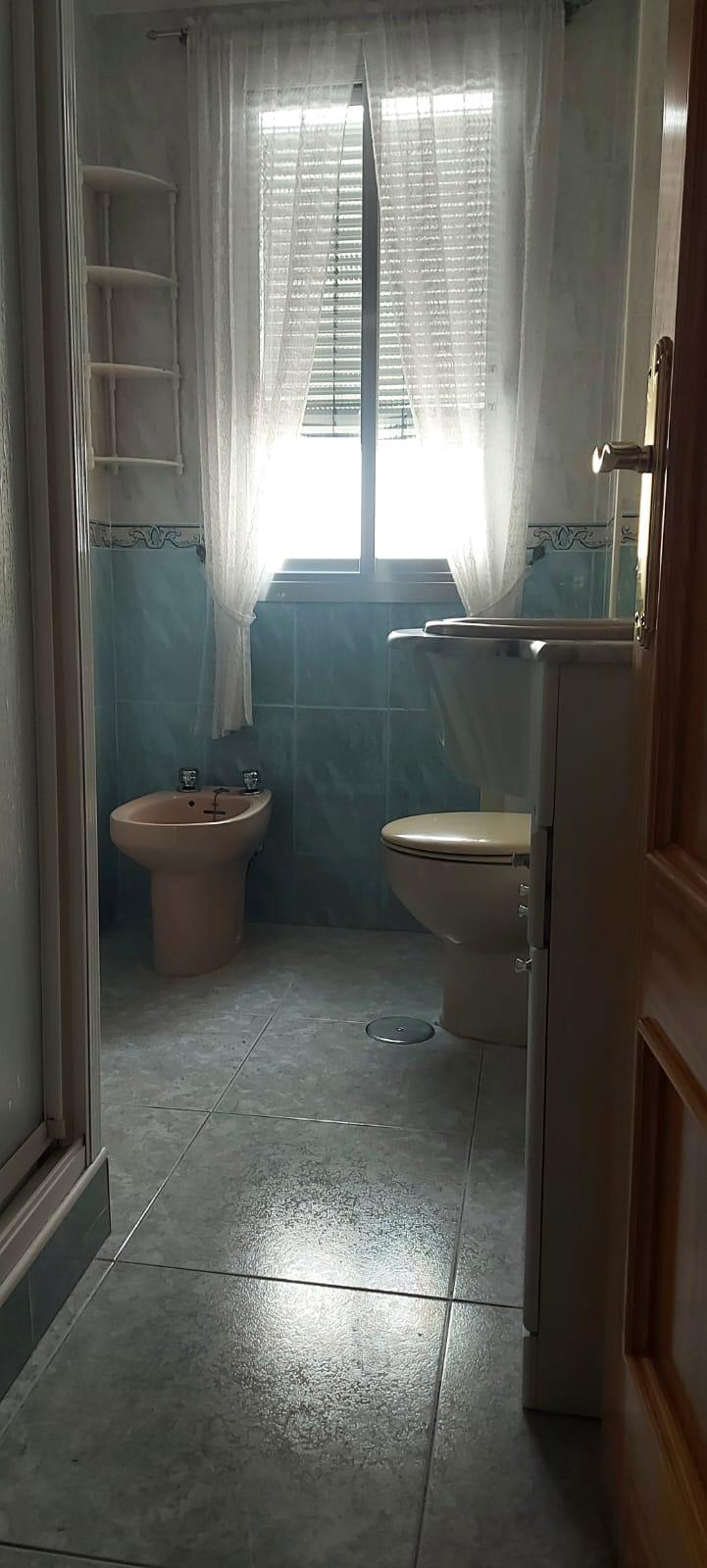For sale of flat in Almería