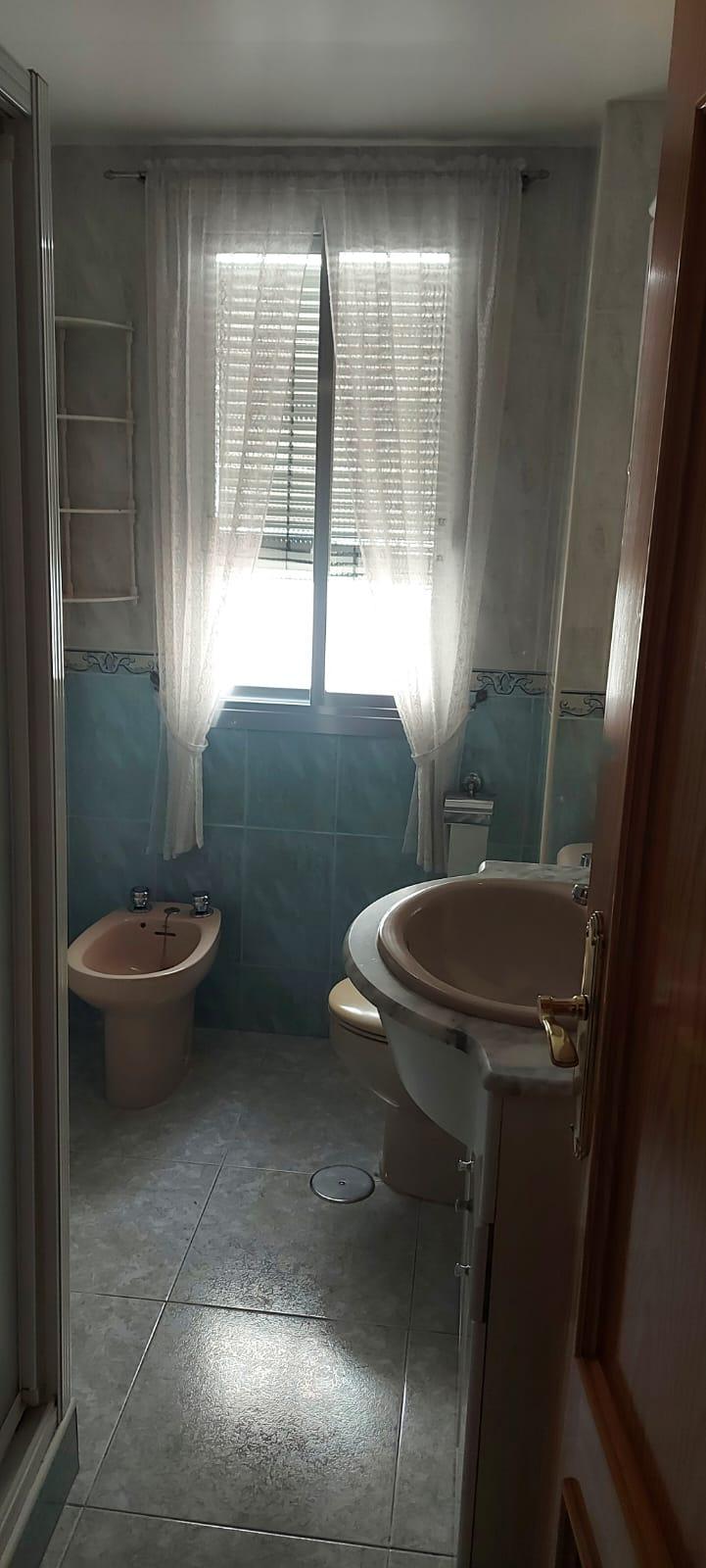 For sale of flat in Almería