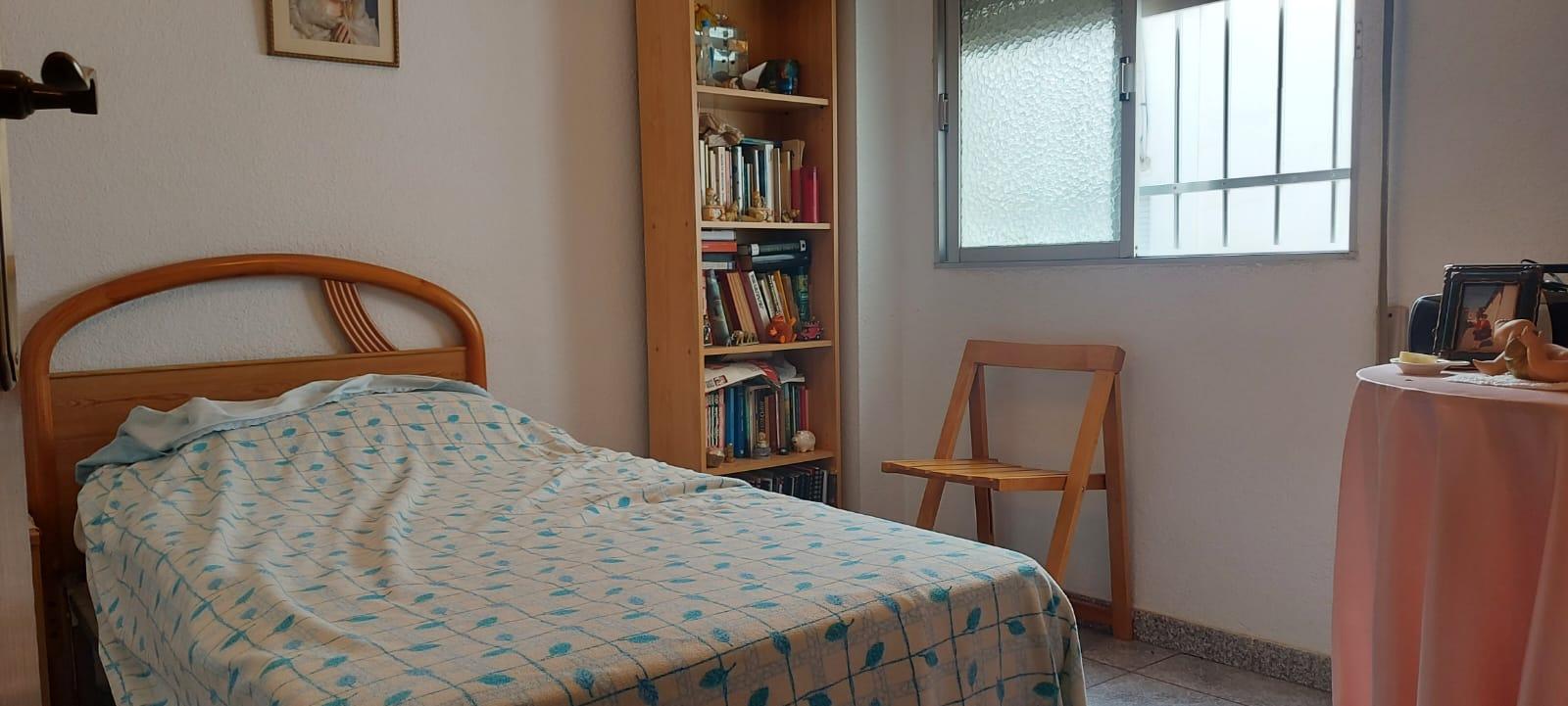 For sale of flat in Almería