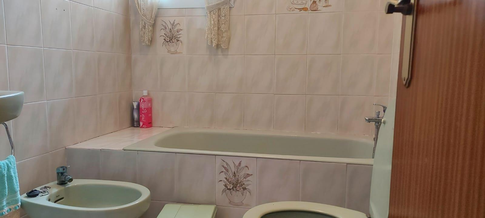 For sale of flat in Almería