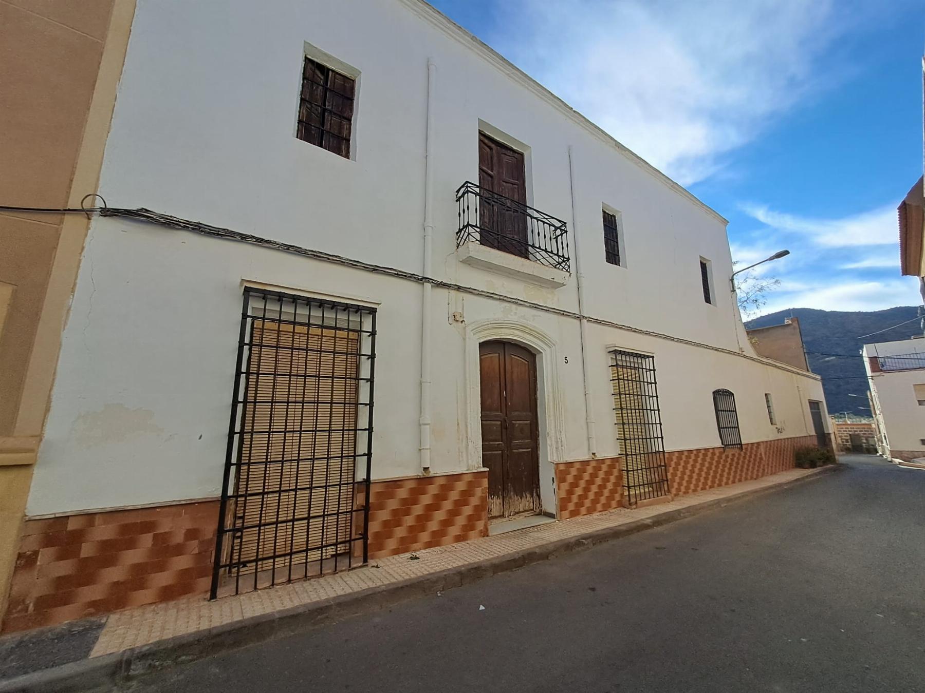 For sale of house in Tabernas