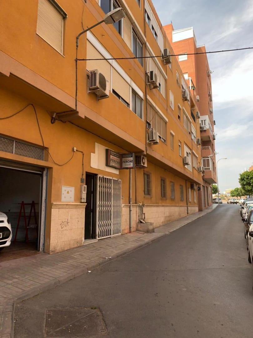 Venta de local comercial en Almería