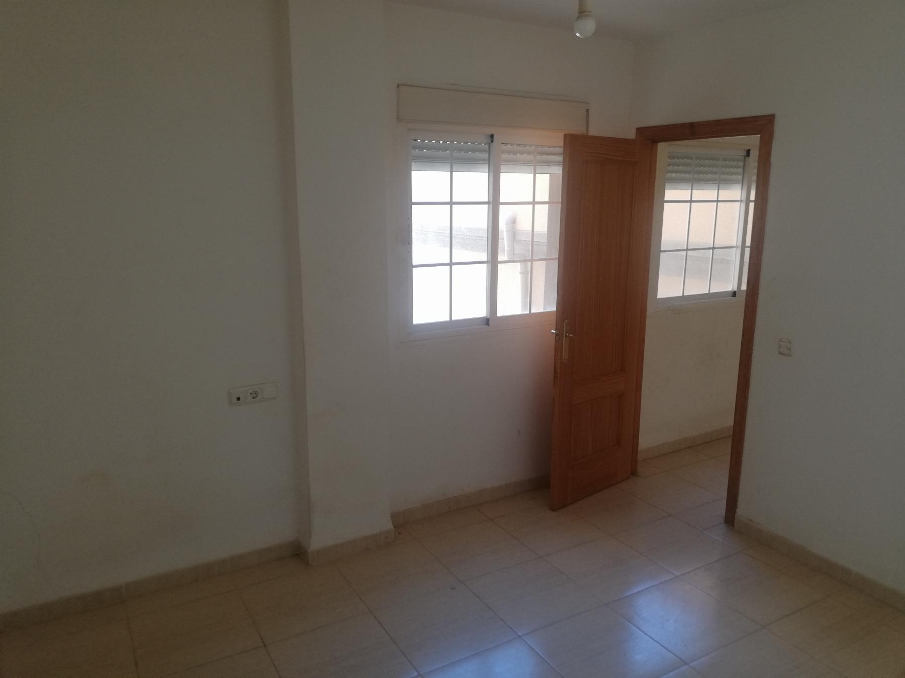 For sale of flat in Gádor