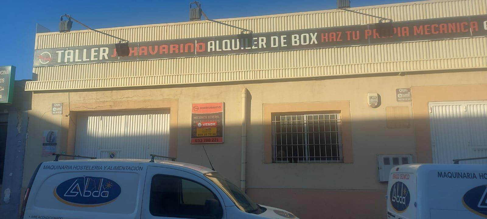Venta de nave industrial en Huércal de Almería