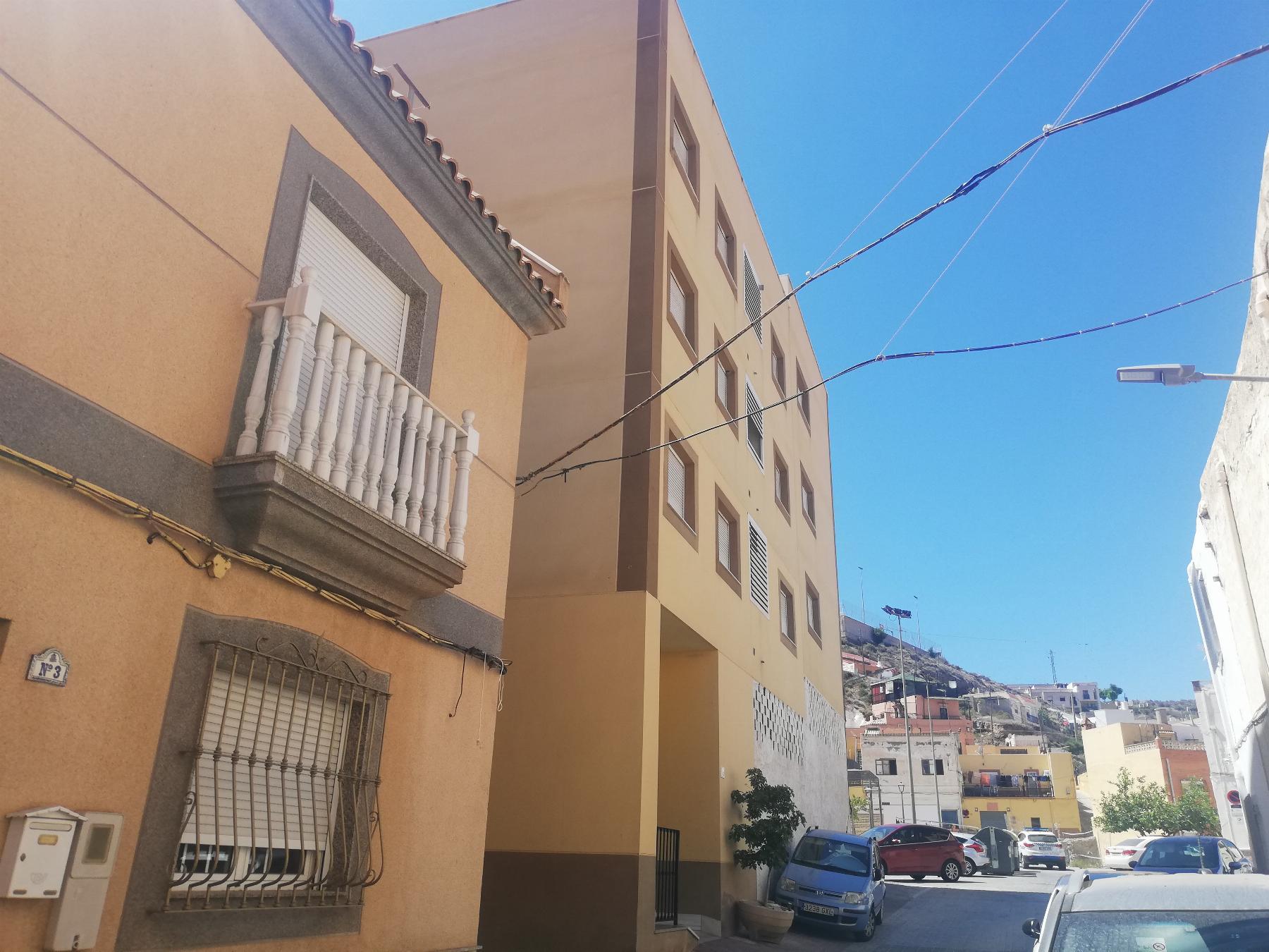 For sale of flat in Gádor