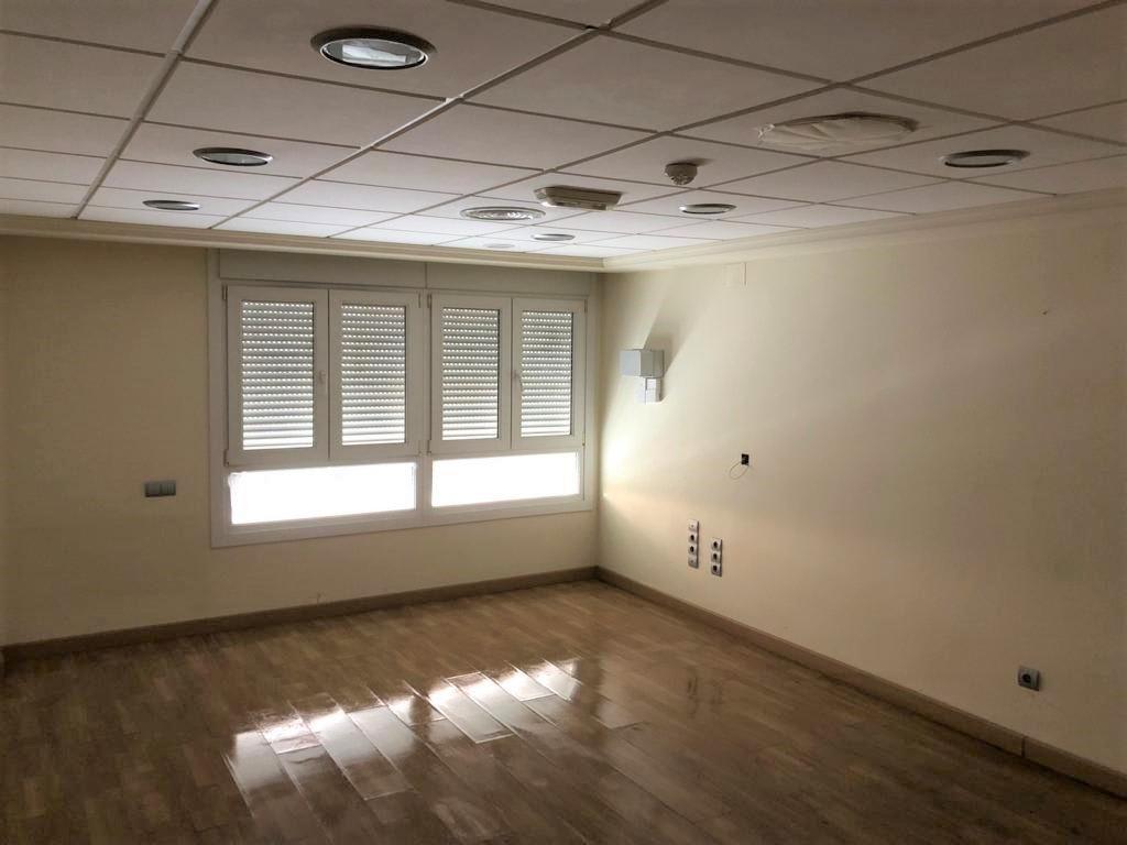 For sale of office in Almería