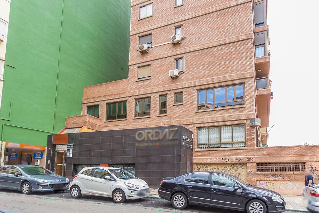 For sale of office in Almería