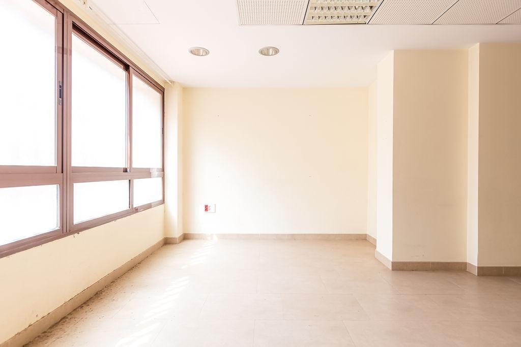 For sale of office in Almería