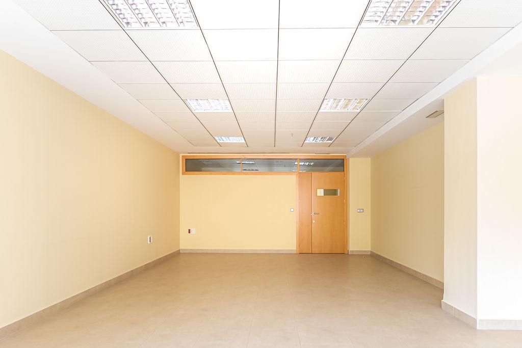 For sale of office in Almería