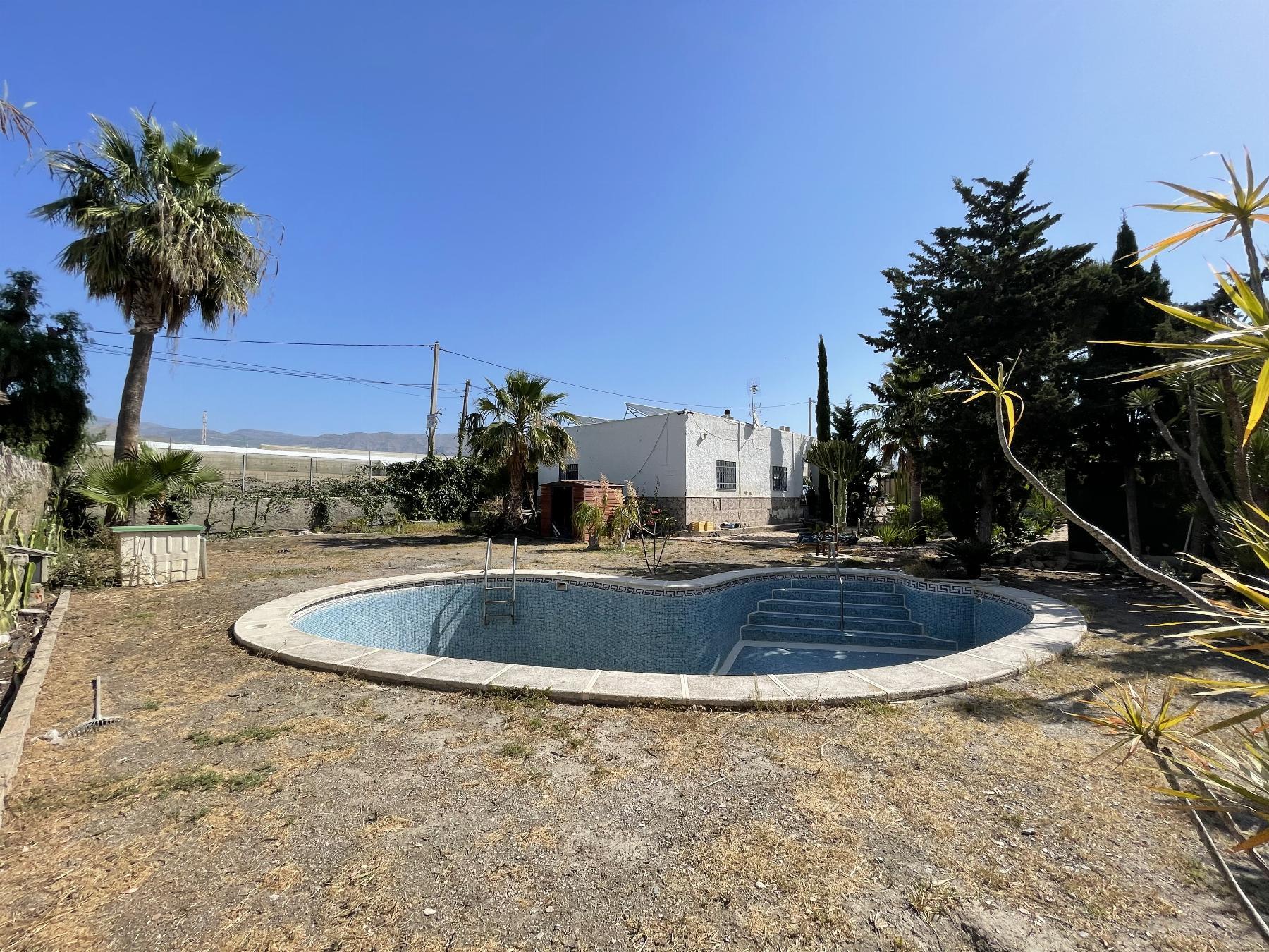 For sale of chalet in Aguadulce