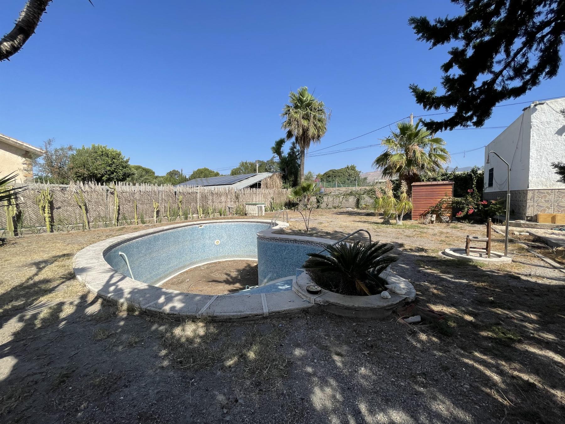 For sale of chalet in Aguadulce